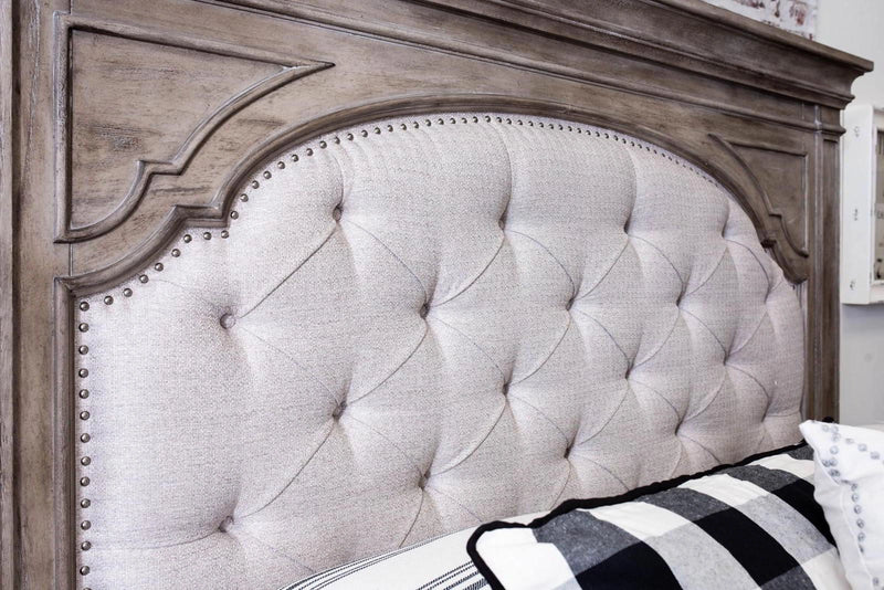 Steve Silver Highland Park Queen Panel Bed in Waxed Driftwood